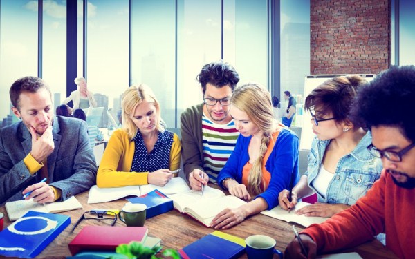 (政治論文發(fā)表)核心素養(yǎng)導(dǎo)向下高中政治教學(xué)創(chuàng)新探索（范文）