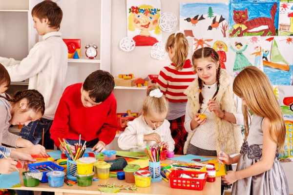 (小班老師論文)范文:淺談幼兒園小班角色游戲指導策略 (小班老師論文)范文:淺談幼兒園小班角色游戲指導策略