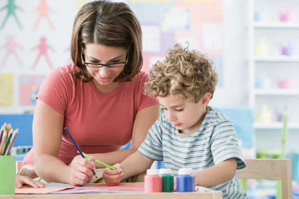 (幼兒教育論文)范文:淺談如何對幼兒進行語言教學 (幼兒教育論文)范文:淺談如何對幼兒進行語言教學